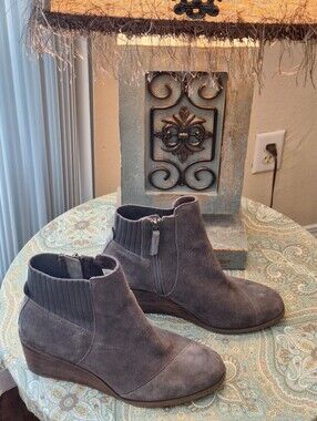 Toms Gray Suede Ankle Wedge Booties. Great Condition Size 8.5 Medium